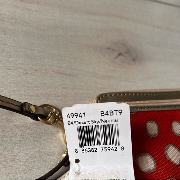 NWT 100% Authentic Coach Desert Sky Neutral Pop Wristlet - Picture 2 of 6